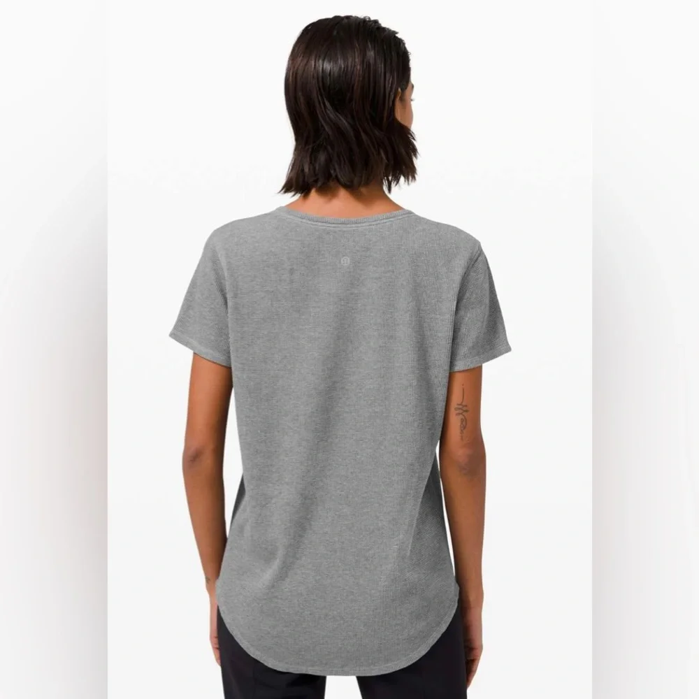 2 Lululemon women’s Love Crew III waffle Heathered Grey knit tshirts P2P 20” - Picture 2 of 9